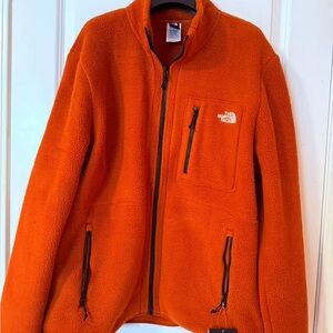 The North Face men fleece. Large.